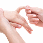 Bạn có biết massage bấm huyệt ở tay giúp chữa bệnh hiệu quả?