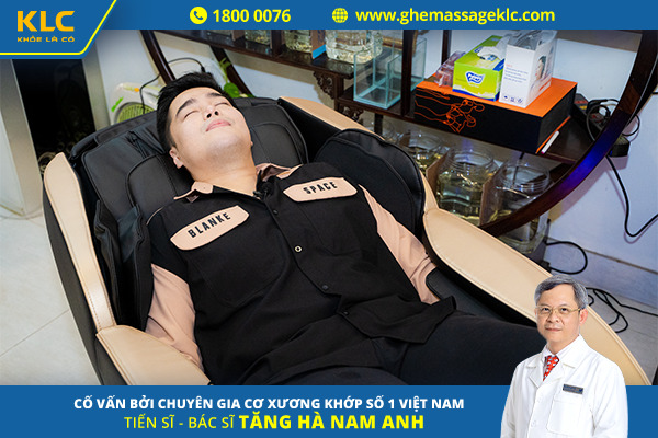 Nhạc sĩ Nguyễn Đình Vũ tin dùng ghế massage KLC KY707