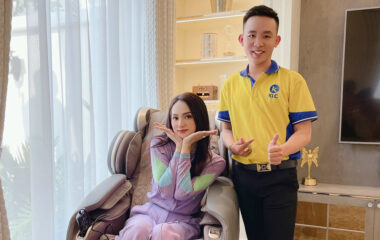Hoa hậu Hương Giang quyết định chốt đơn ghế massage KLC K8899 ngay tại nhà chỉ sau 10 phút nằm thử